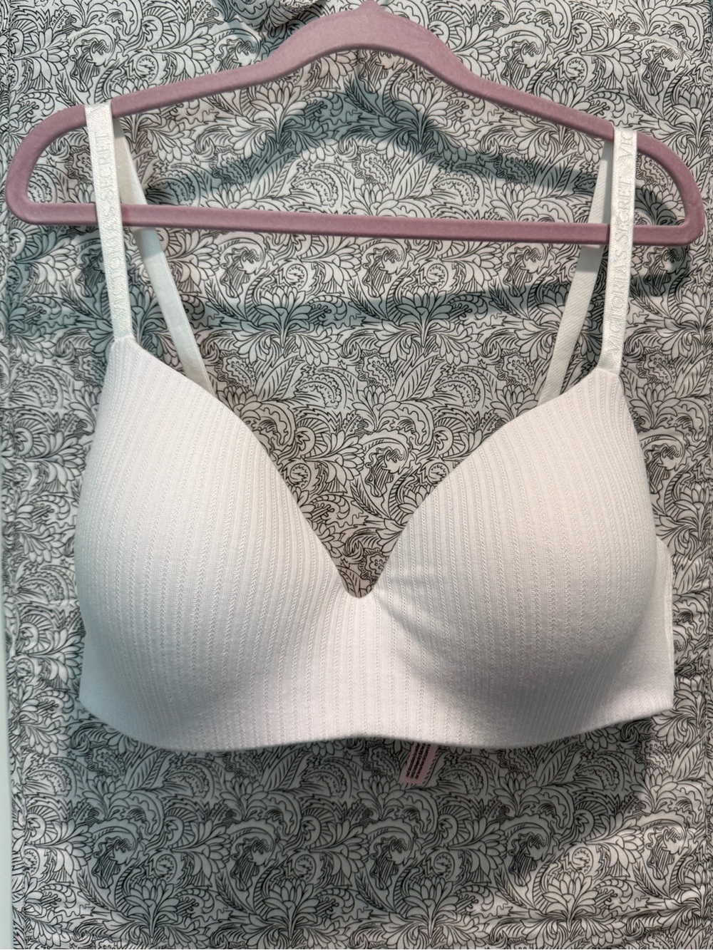 Victoria's Secret Lightly Lined Wireless T-Shirt Bra- White, 38DD